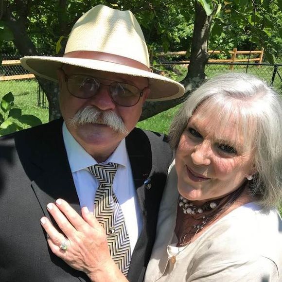 Meet your Posher, Cindy - Picture 1 of 1